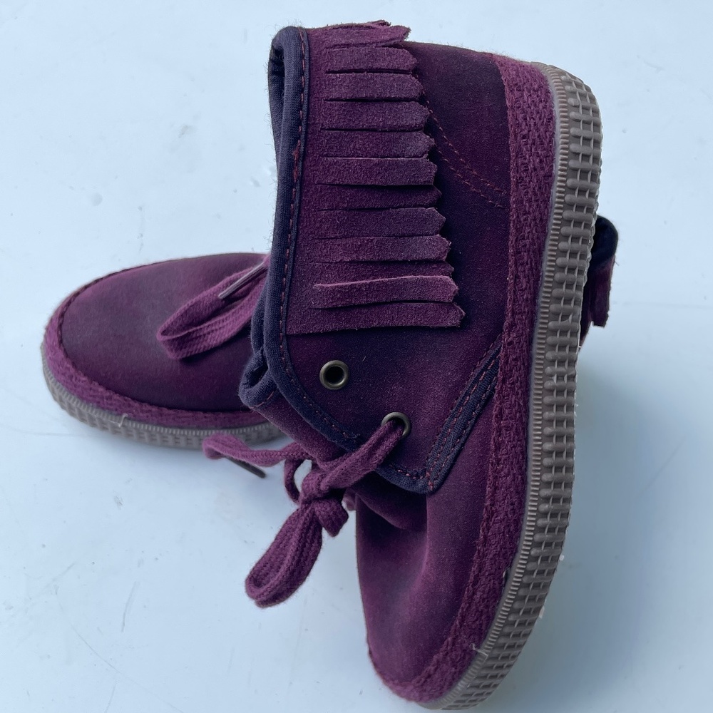 NWOT Suede fringed booties
